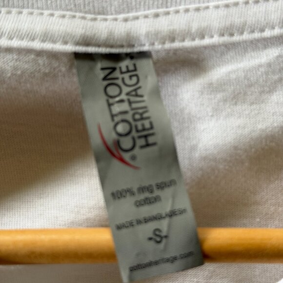 American Honey T-shirt * Small * V-Neck * Red / White - Picture 9 of 9